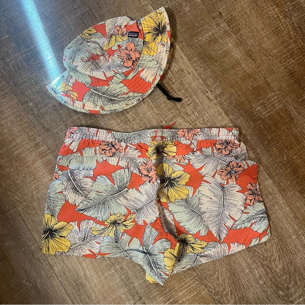 LAST CHANCE CLOSET CLOSING Patagonia baggies Shorts & Hat Set Girls XXL & L - Picture 2 of 4